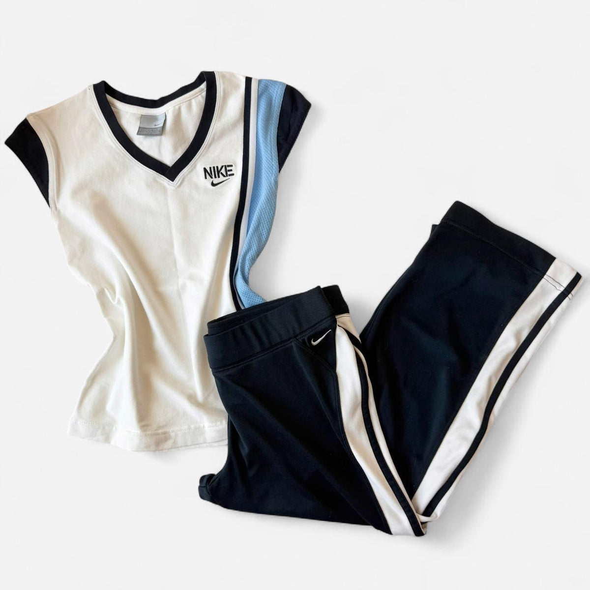Nike Y2K Navy & White Track Set 🖤